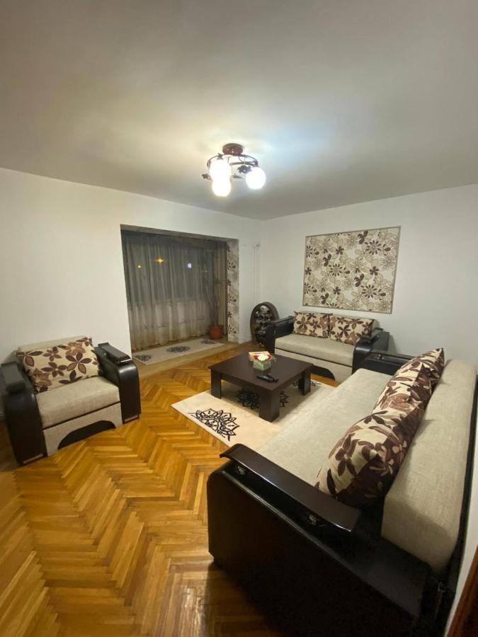 Friend'S House Apartment Питещ Екстериор снимка